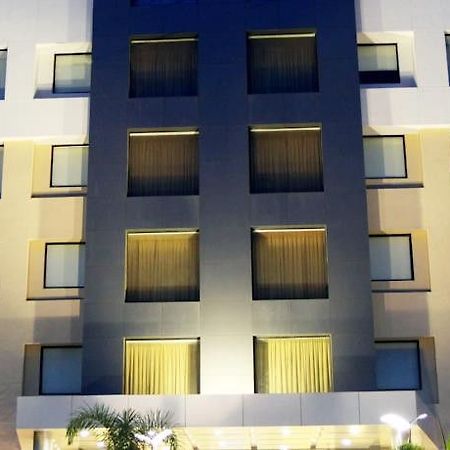 Vinstar Serviced Apartments Хинджевади Екстериор снимка