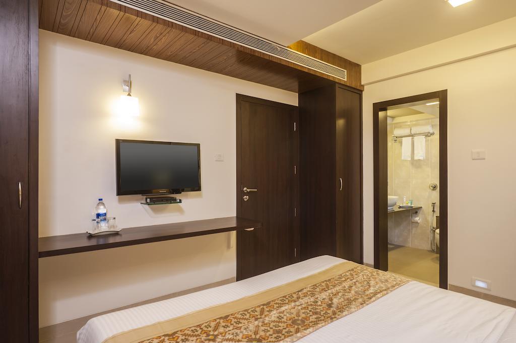 Vinstar Serviced Apartments Хинджевади Стая снимка