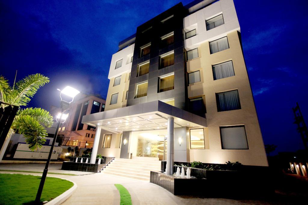 Vinstar Serviced Apartments Хинджевади Екстериор снимка