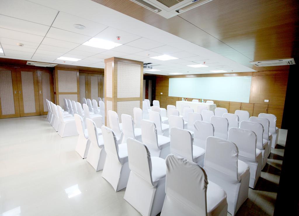 Vinstar Serviced Apartments Хинджевади Екстериор снимка