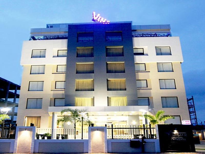 Vinstar Serviced Apartments Хинджевади Екстериор снимка